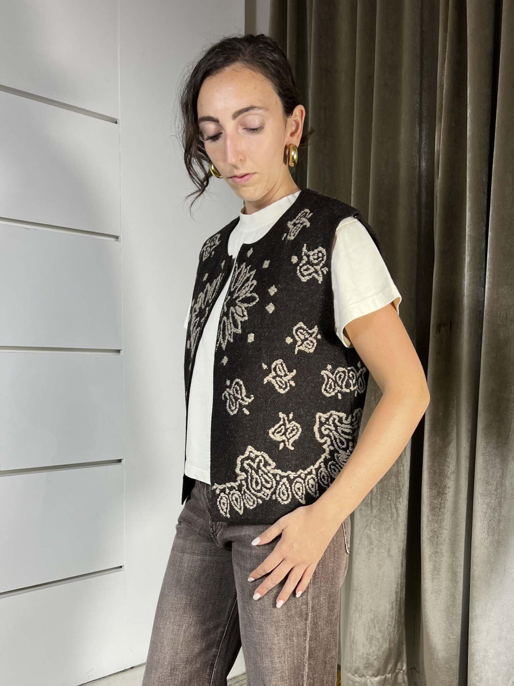 GILET MORO IN MAGLIA CON RICAMI TAUPE W5HMG61A400TAUPE TENSIONE IN