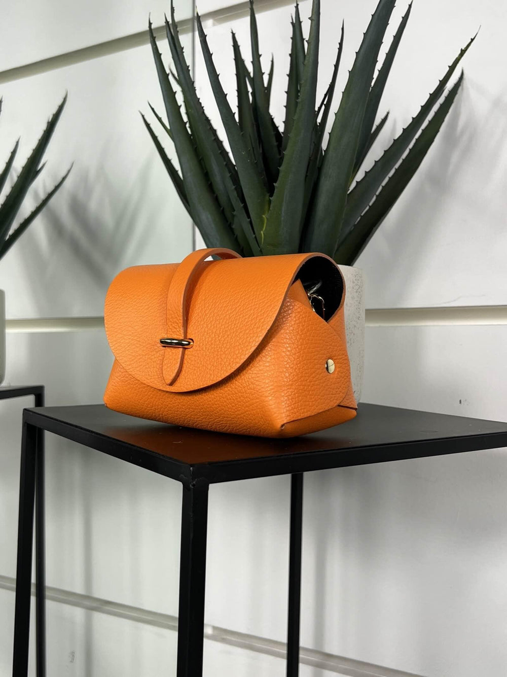 borsa arancio  in vera pelle con tracolla a catena 5363ARANCIO FEMME CAFE SELECTION