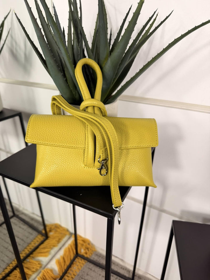 borsa in pelle con nodo e con tracolla regolabile colore lime DO-B0131LIME FEMME CAFE SELECTION