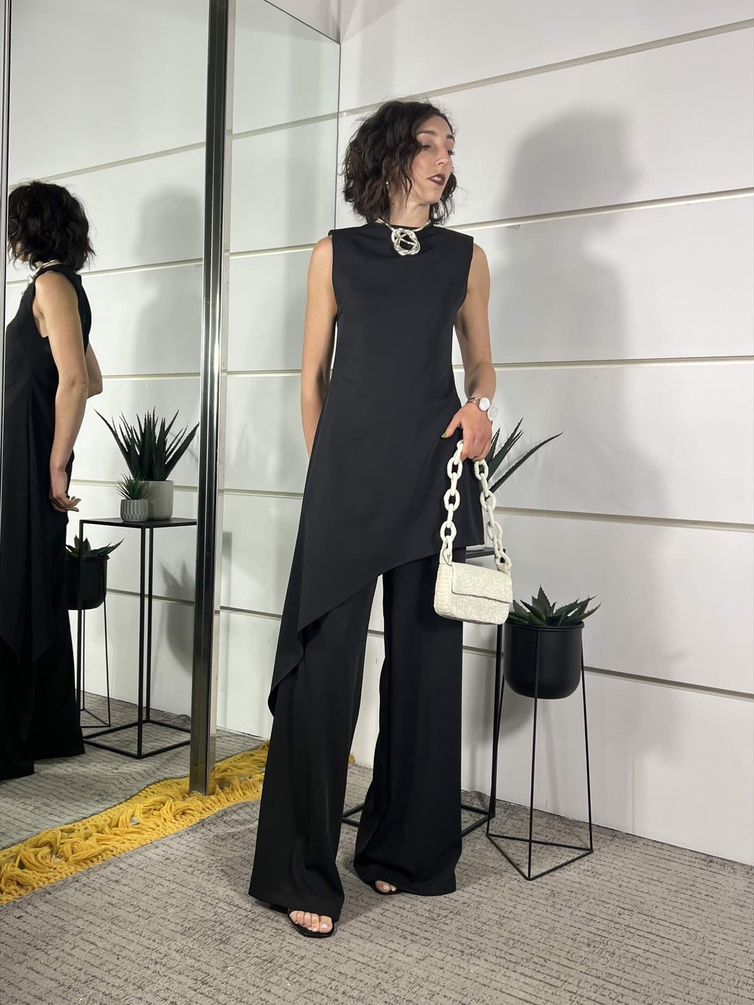 completo blusa asimmetrica e pantalone a palazzo nero SM215ANERO SUSY MIX