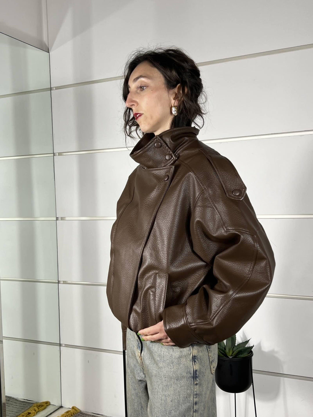 bomber in ecopelle collo alto con patta martellato moro 39025MORO TENSIONE IN