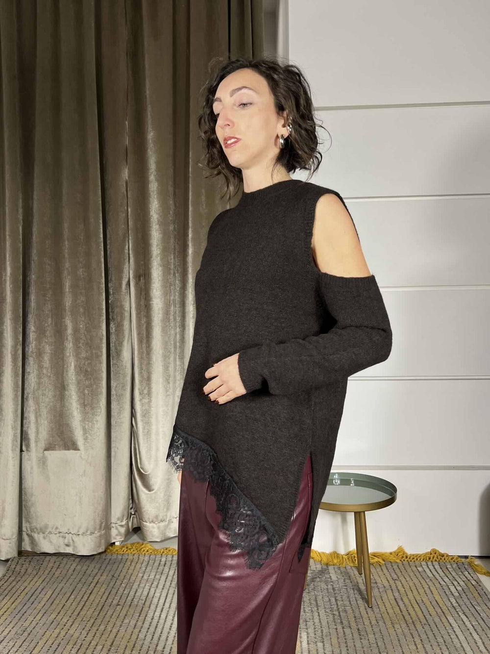 maglione moro con cut out pizzo sotto asimmetrico MFP-P185MORO HAVE ONE