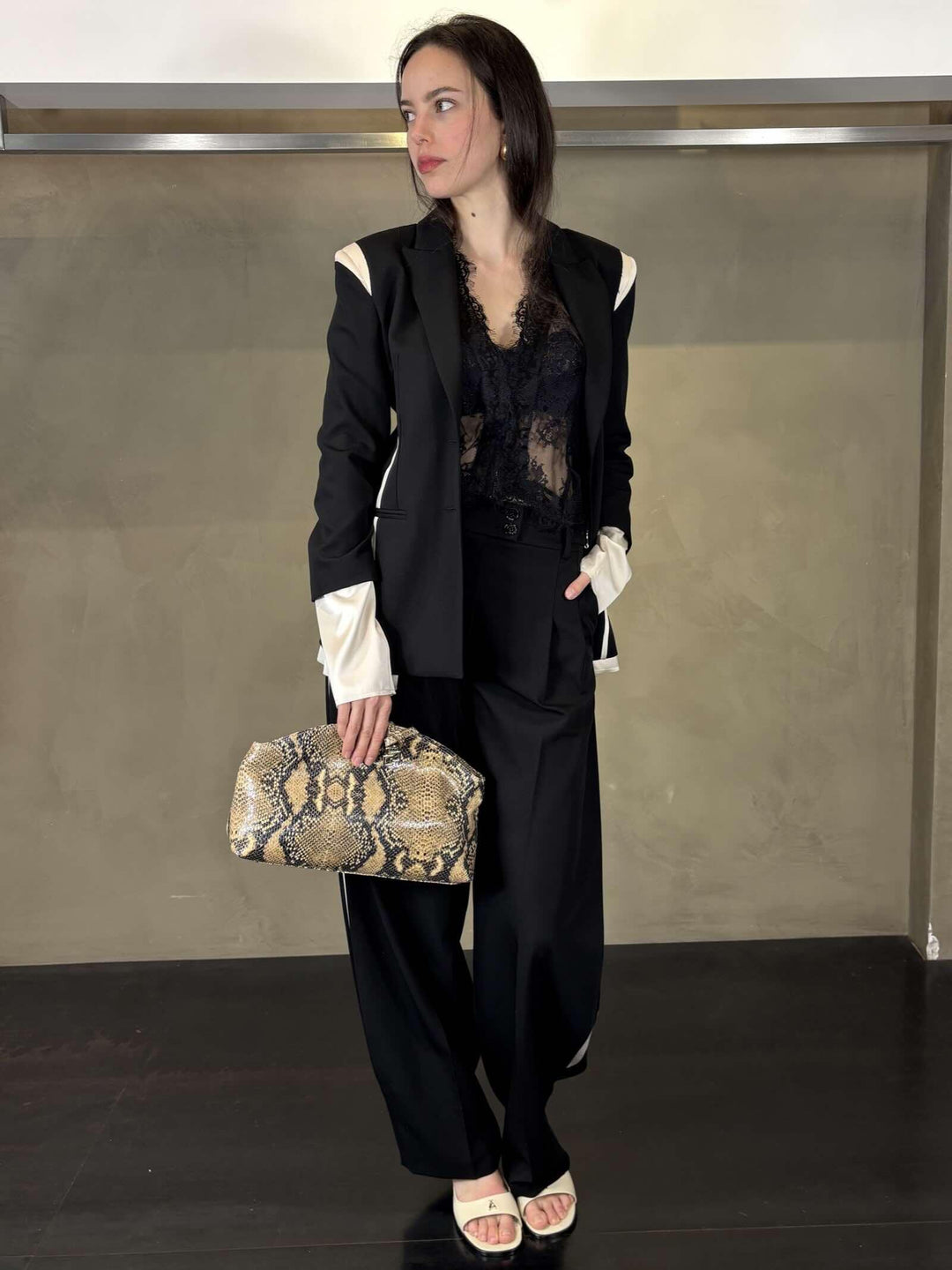 pantalone barrel nero con inserti in raso avorio 8P0793A498FG53 PATRIZIA PEPE PREVIEW