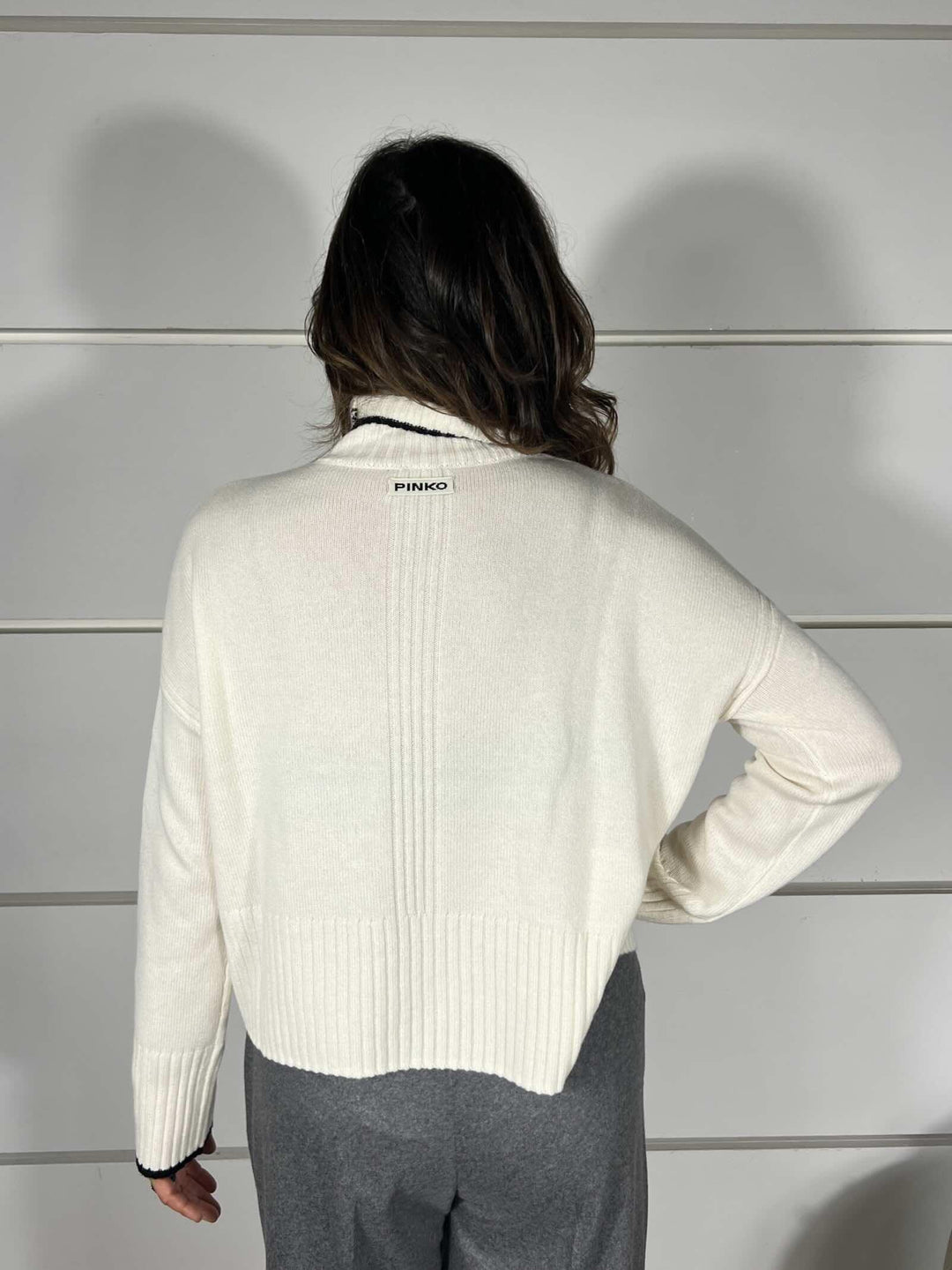 DOLCEVITA BIANCO MERINGA IN LANA CON FILATO A CONTRASTO NERO FALKLAND MAGLIAZ13 PINKO