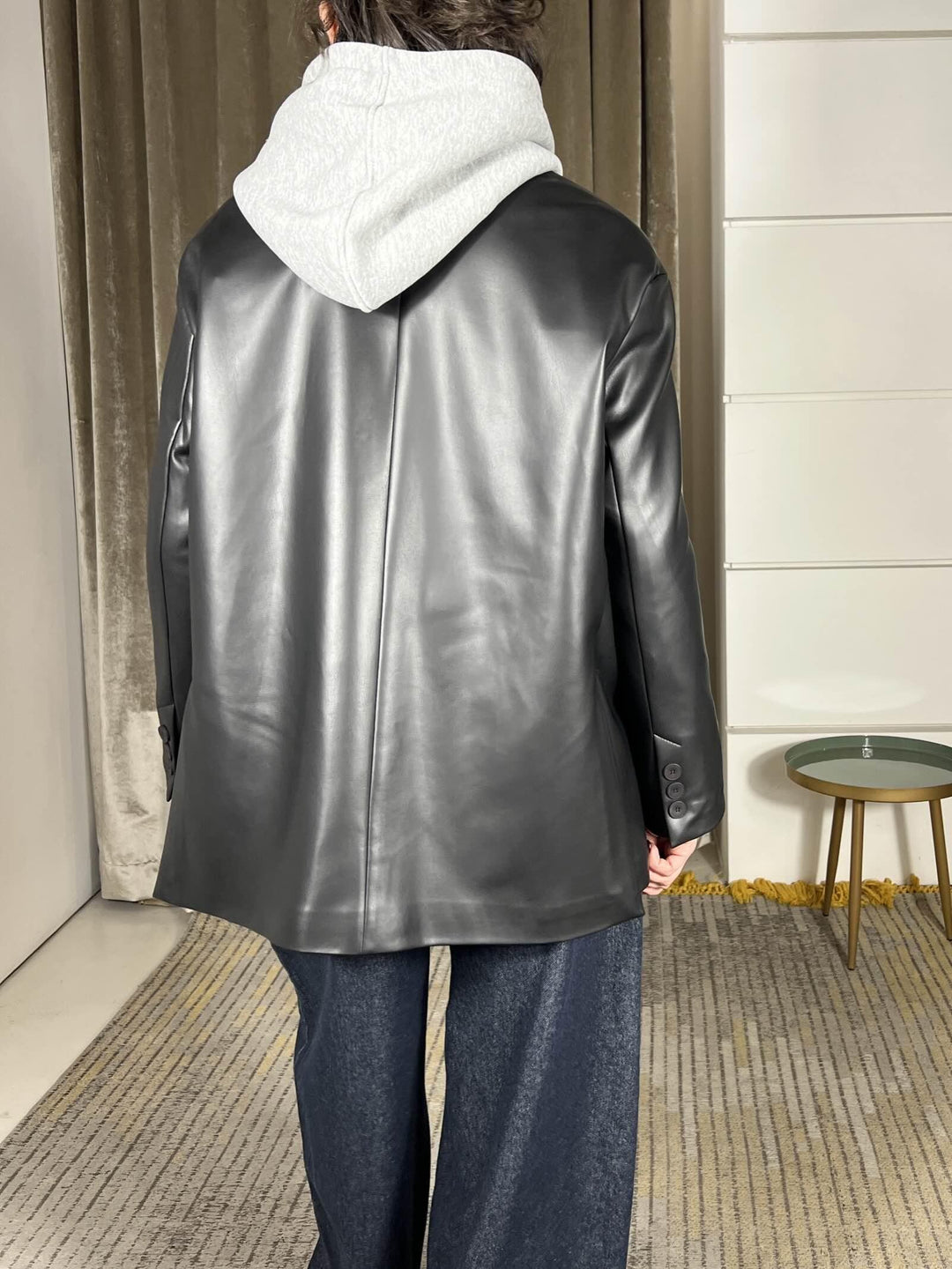 giacca over in ecopelle con spacchi nera 26B1053NERO TENSIONE IN