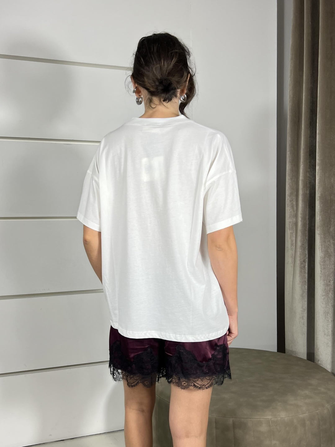 T-SHIRT CON STAMPA GRATTACIELI BIANCA E NERA MODELLO OVER RF0249BIANCO/NERO VICOLO