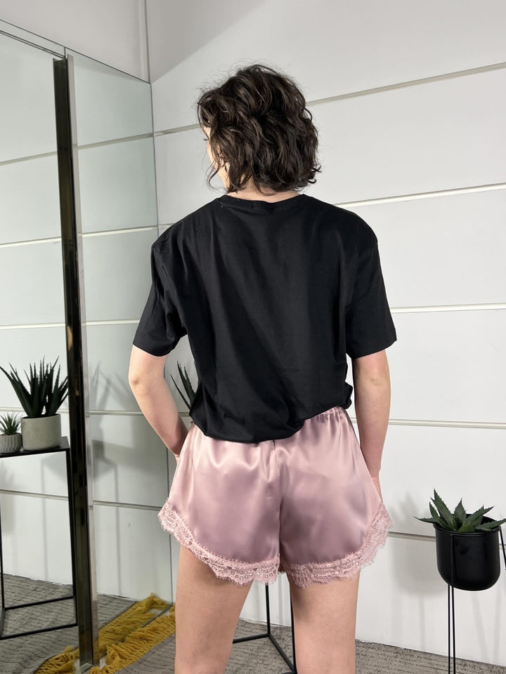 t-shirt nera con scritta oggi nera TSH40NERO SUSY MIX