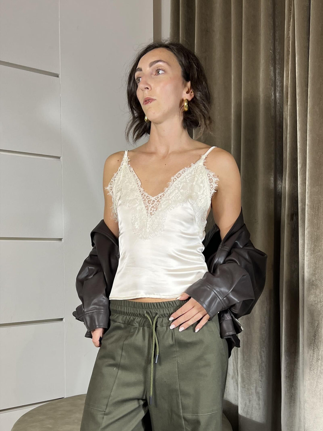 TOP SATIN IN PIZZO BURRO IN VISCOSA ELASTICIZZATA TF0790BURRO VICOLO