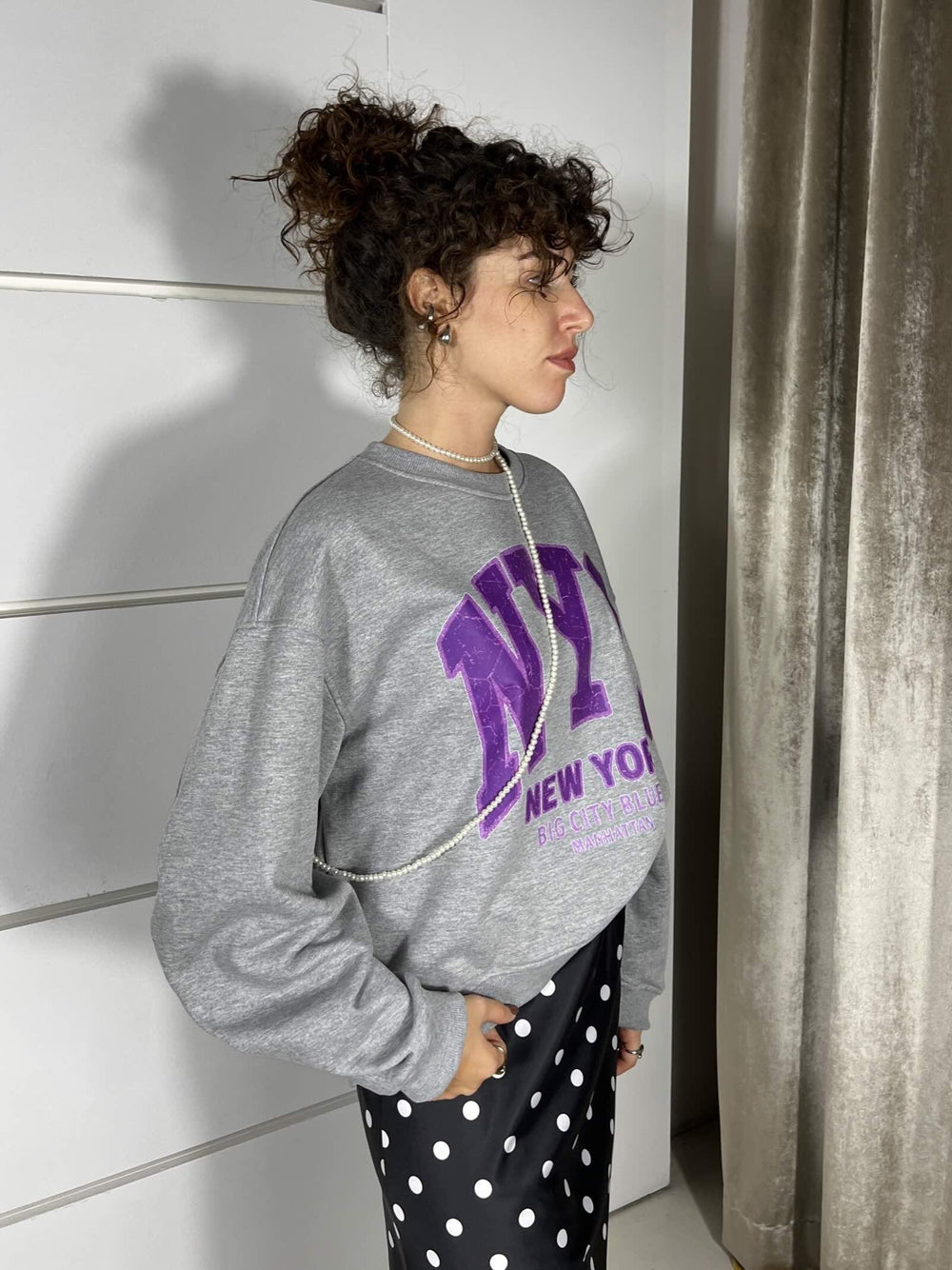 FELPA GRIGIA OVER CON STAMPA VIOLA NYC RF0368GRIGIO VICOLO
