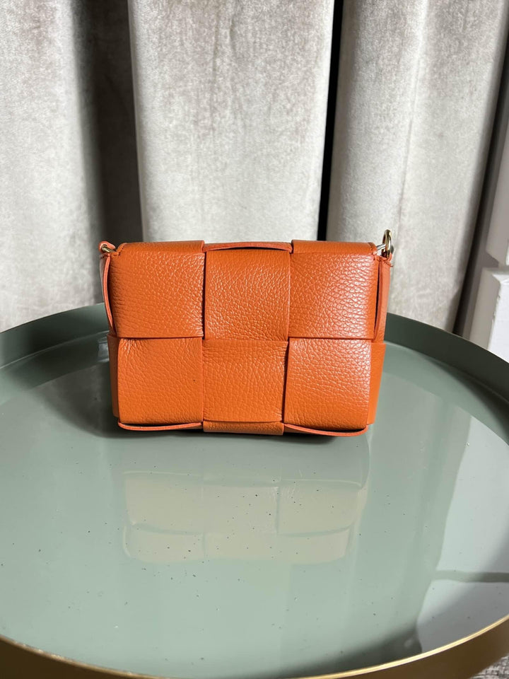 borsa in pelle a intreccio arancio con tracolla in pelle regolabile 249215ARANCIO FEMME CAFE SELECTION
