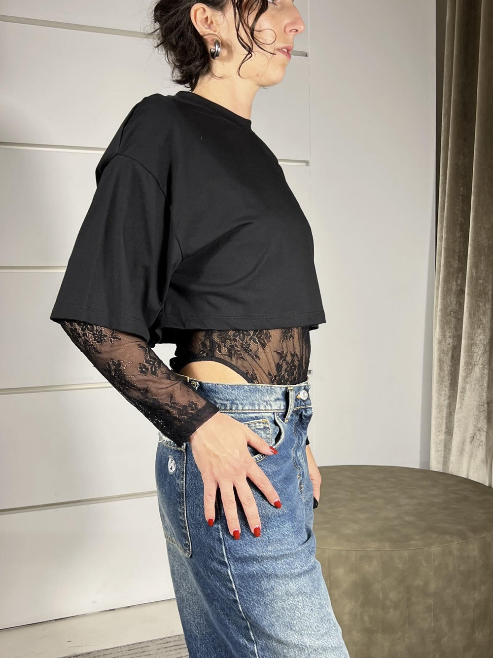 t-shirt con body in pizzo nera UF0157NERO VICOLO