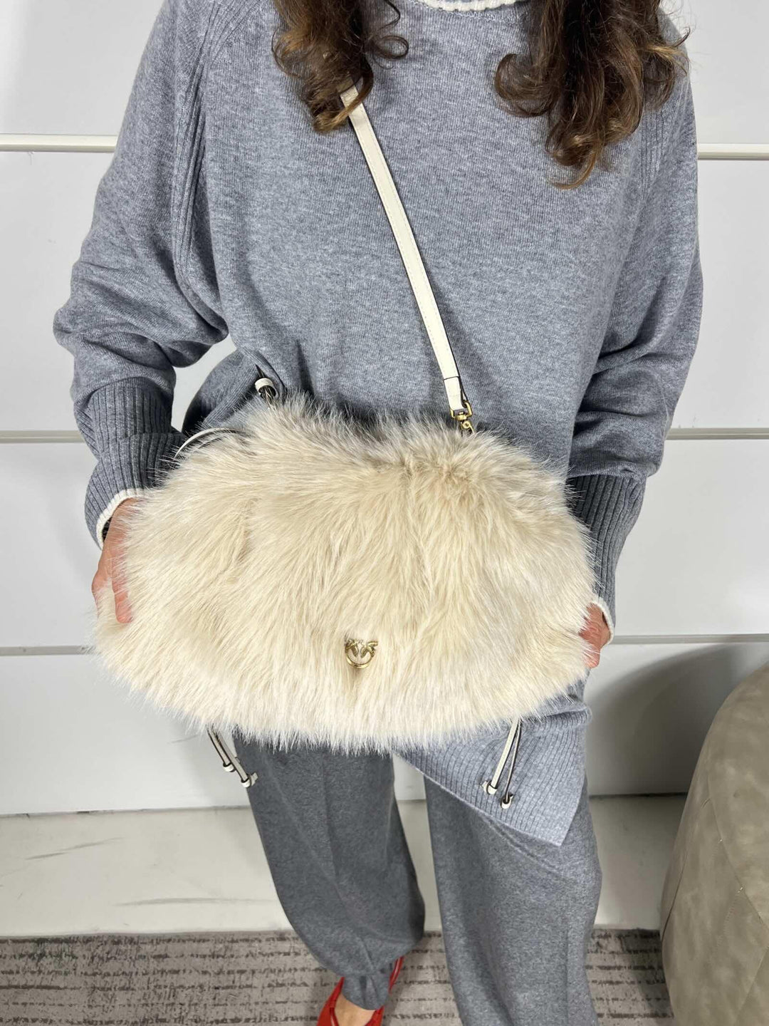 MAXI CLUTCH EFFETTO PELLICCIA BEIGE-GRIGIO FUMO ANTIQUE GOLD MAXI CLUTCHC50Q PINKO