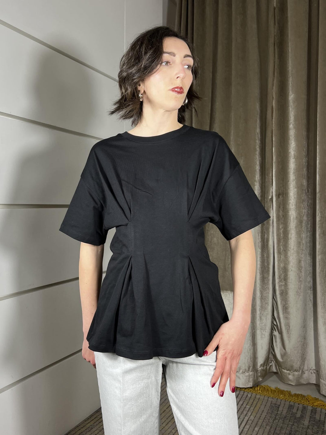 t-shirt nera ripresa in vita UAB0020NERO VICOLO