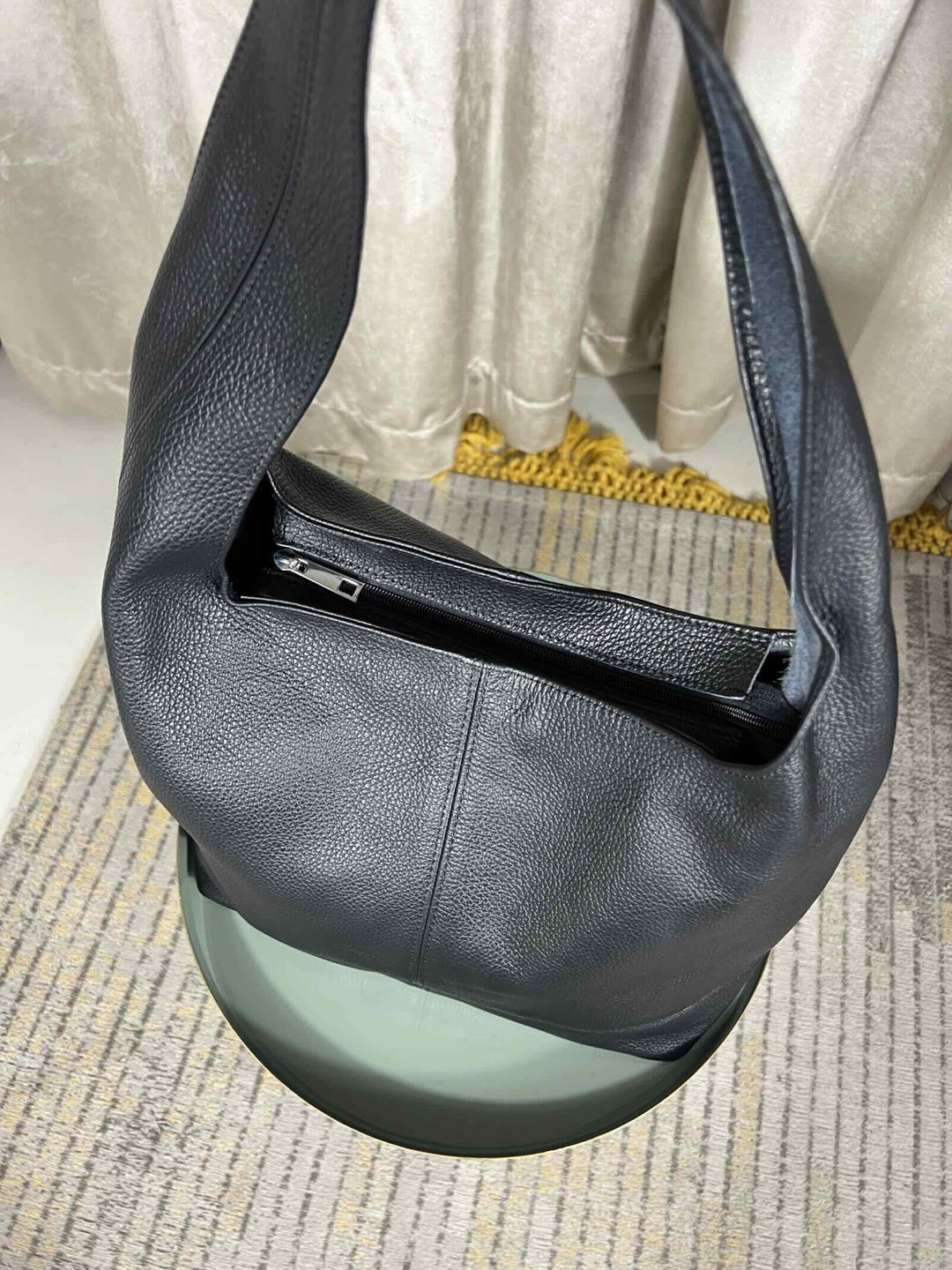 borsa a spalla in vera pelle con zip nera 5978NERO FEMME CAFE SELECTION