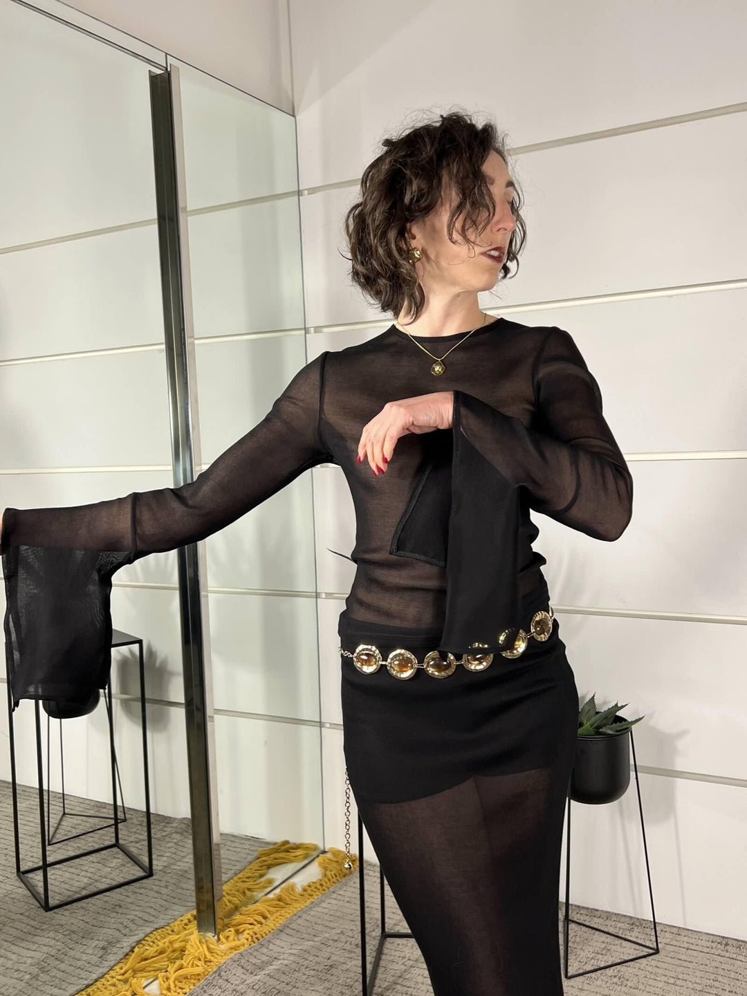 maglia in tulle nera con  manica a calla nera 17M405PE26NNERO SUSY MIX